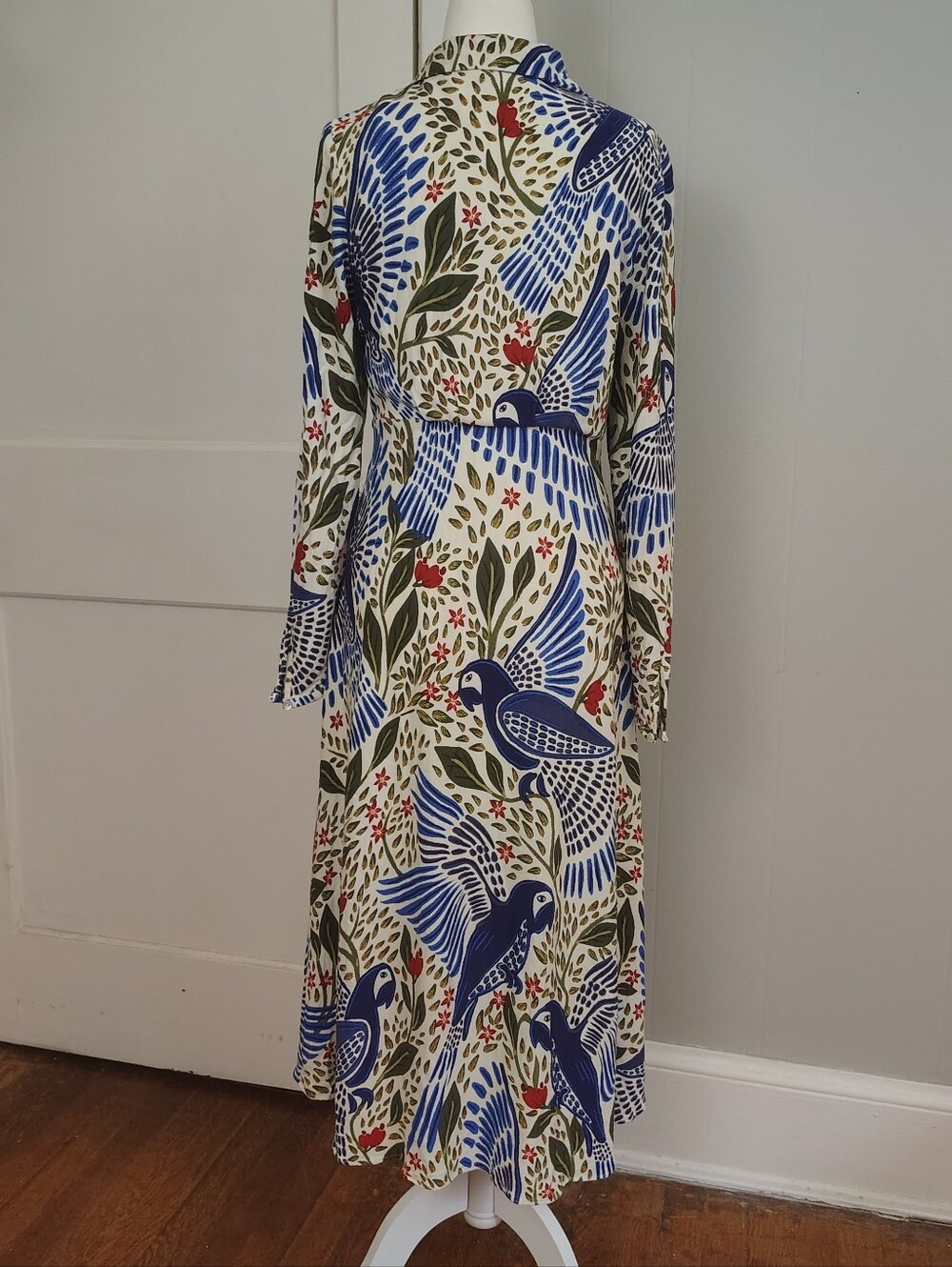 FARM RIO Macaw Midi Dress Sz Medium Resort Vacation Colorful Blue Bird Print - Picture 9 of 13